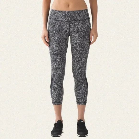 Lululemon Pace Rival Crop - Picture 2 of 10